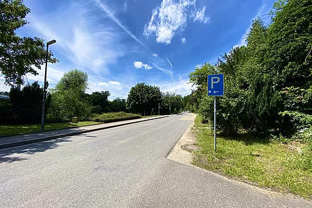 Parkplatz Fußgängerbrücke