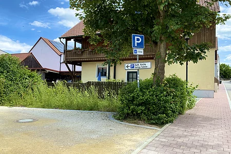 Parkplatz kath. Kirche Heilige Familie