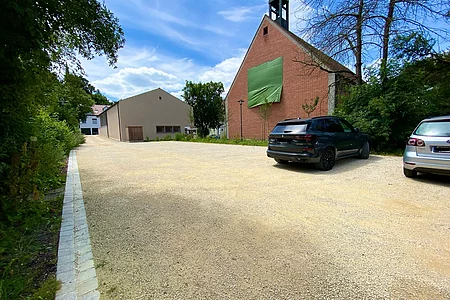 Parkplatz kath. Kirche Heilige Familie