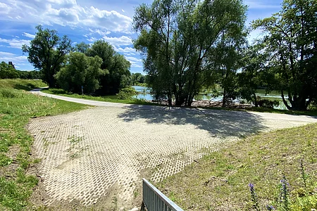 Parkplatz Fußgängerbrücke