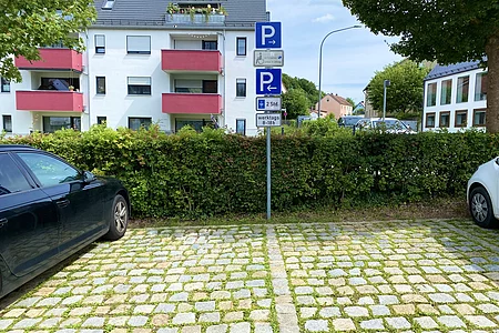 Parkplatz Evang. Kirche